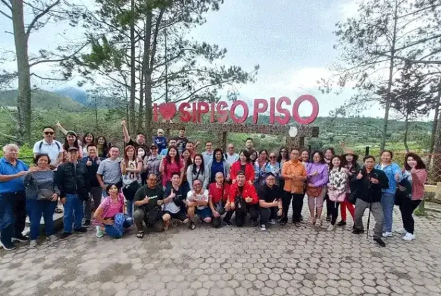 Nikmati Paket Tour 6H5M Danau Toba, Samosir, Bukit Lawang & Medan dengan wisata budaya Batak, alam hijau, jungle trekking orangutan, dan city tour Medan.