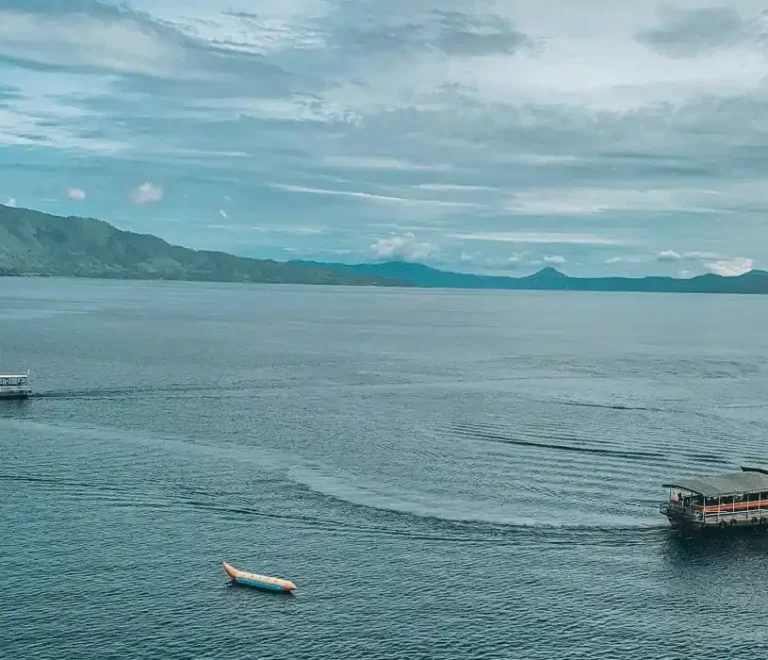 Dokumentasi video drone Danau Toba oleh Aulia Travel