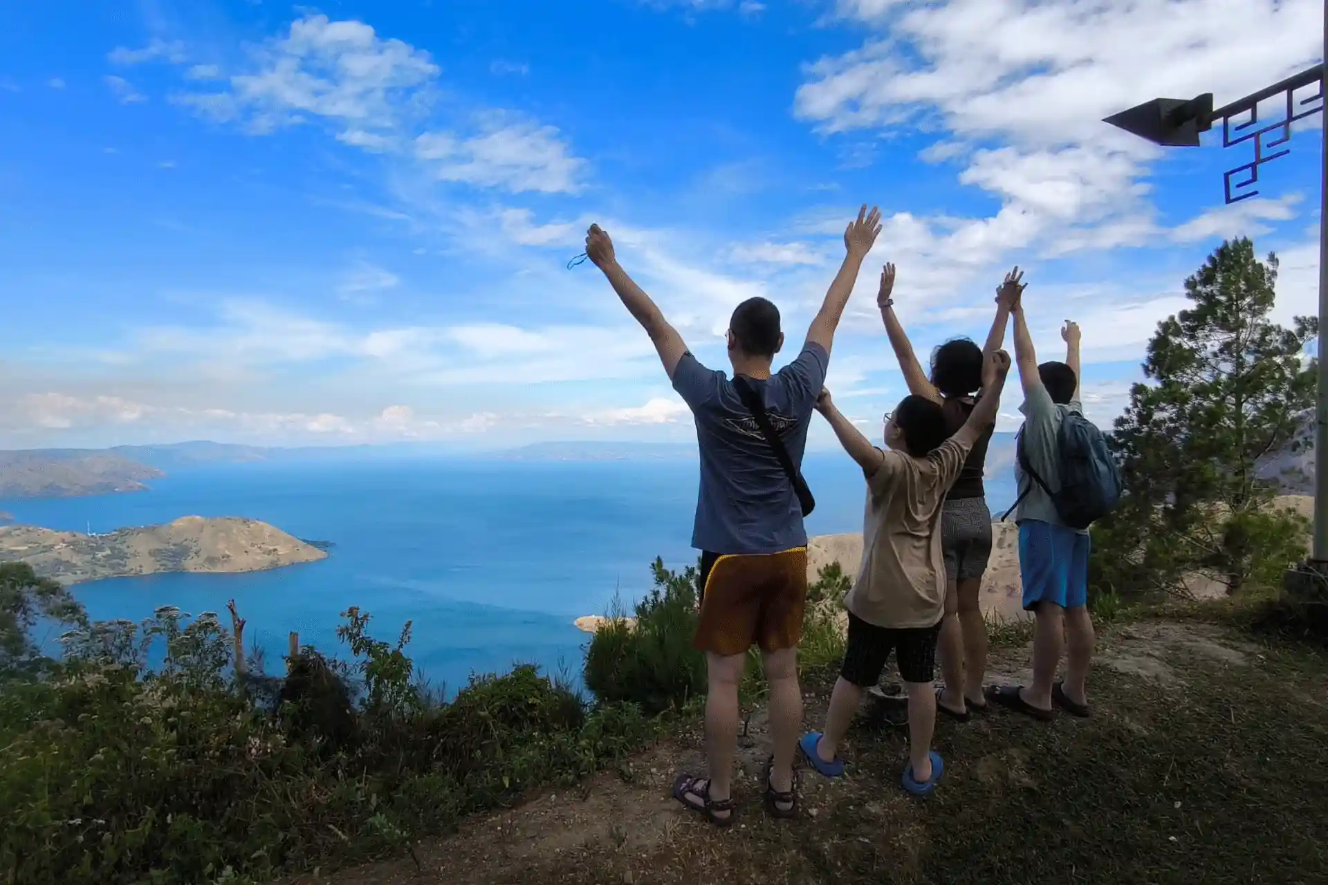 tentang kami aulia travel