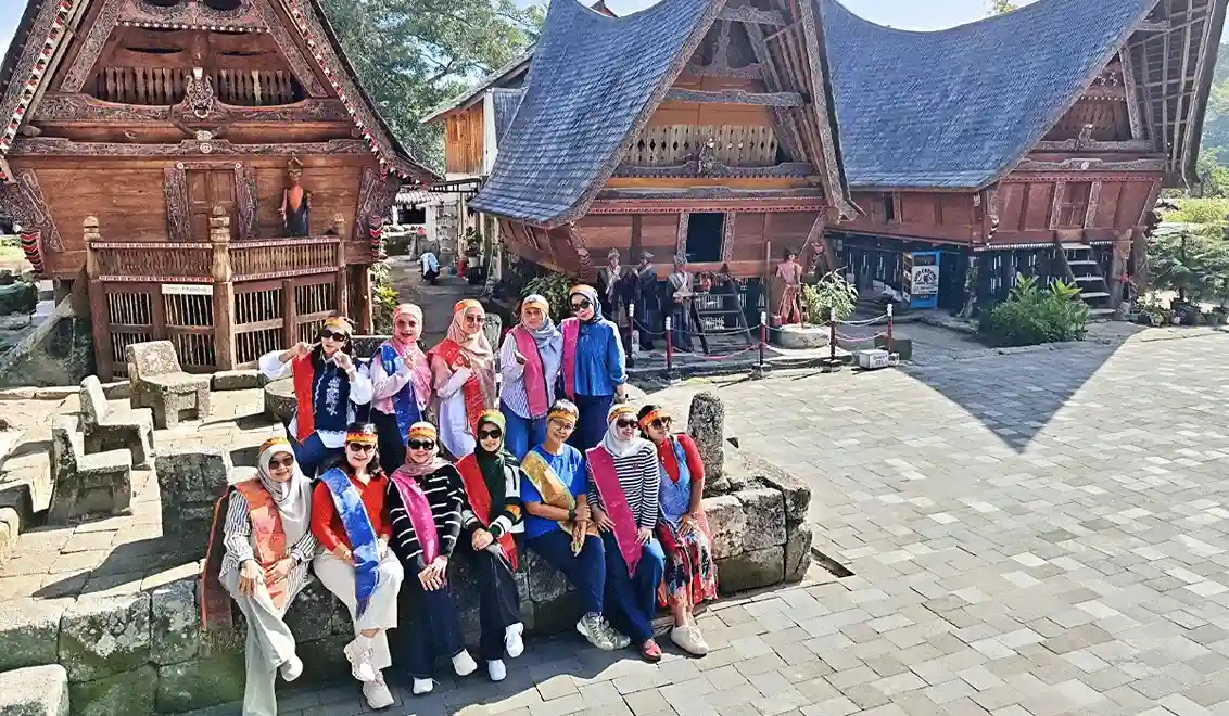 Danau Toba dan Pulau Samosir dalam paket tour dari Medan