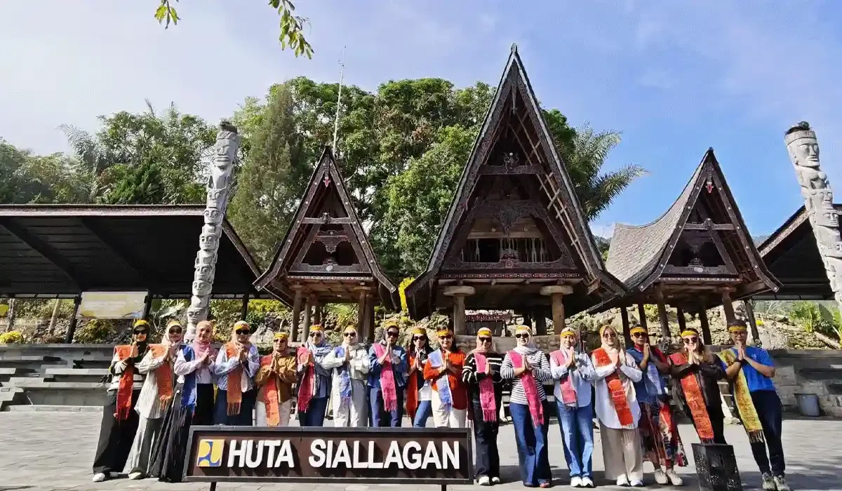 Tour Samosir 3 Hari 2 Malam dari Medan | Paket Wisata Pulau Samosir
